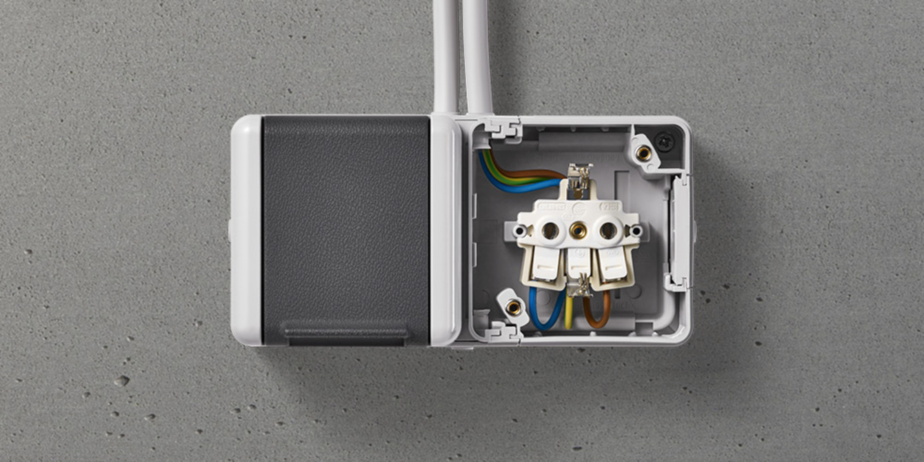 Doppelsteckdose mit Trennsteg bei EES Eichsfelder-Elektro-Service GmbH in Deuna